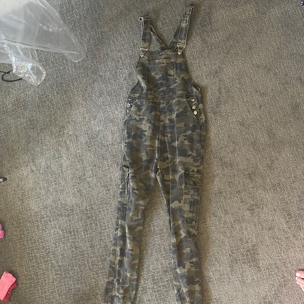 Lulus S camo overalls jogger